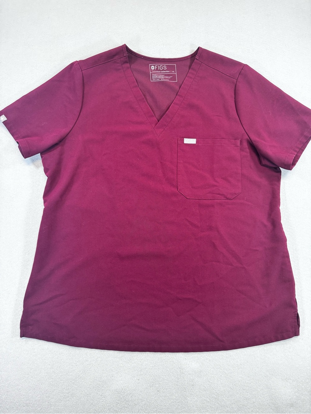 FIGS Women’s Catarina  XL Scrub Top - Burgundy